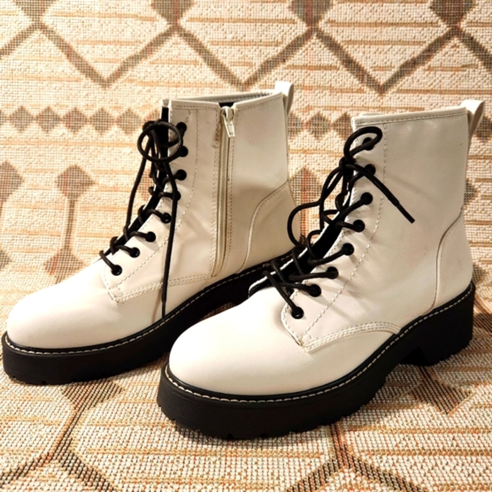 - Madden Girl Carra Lace-Up Lug Sole Combat Boots Size 10 Color White Wome…